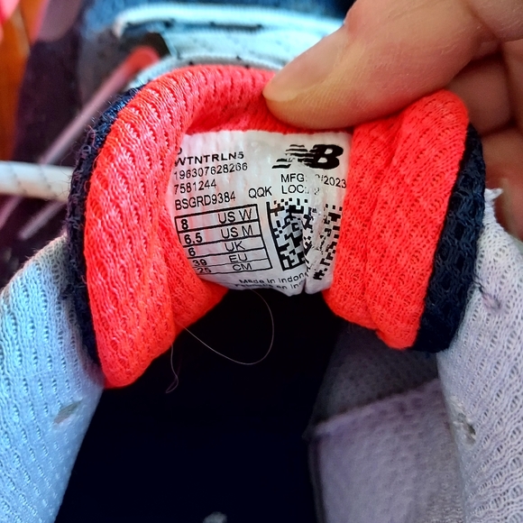 New Balance Navy Blue tennis shoes - Picture 4 of 4